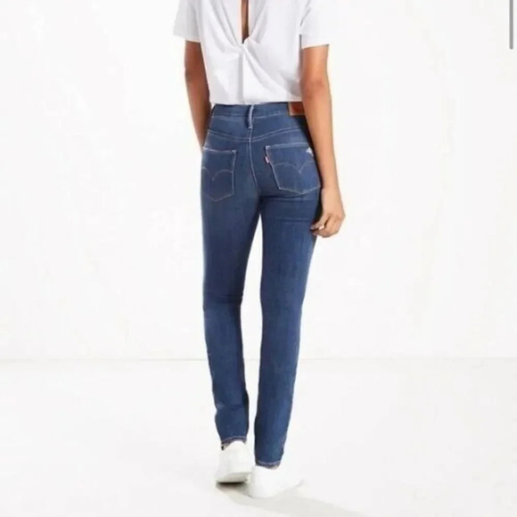 Levi's Medium Wash Mid Rise Skinny Jeans 6 - Picture 1 of 8